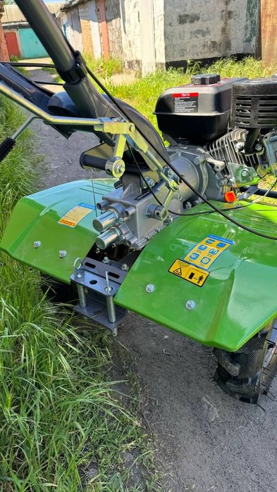 Продам большой бензиновий мотоблок ( новый )