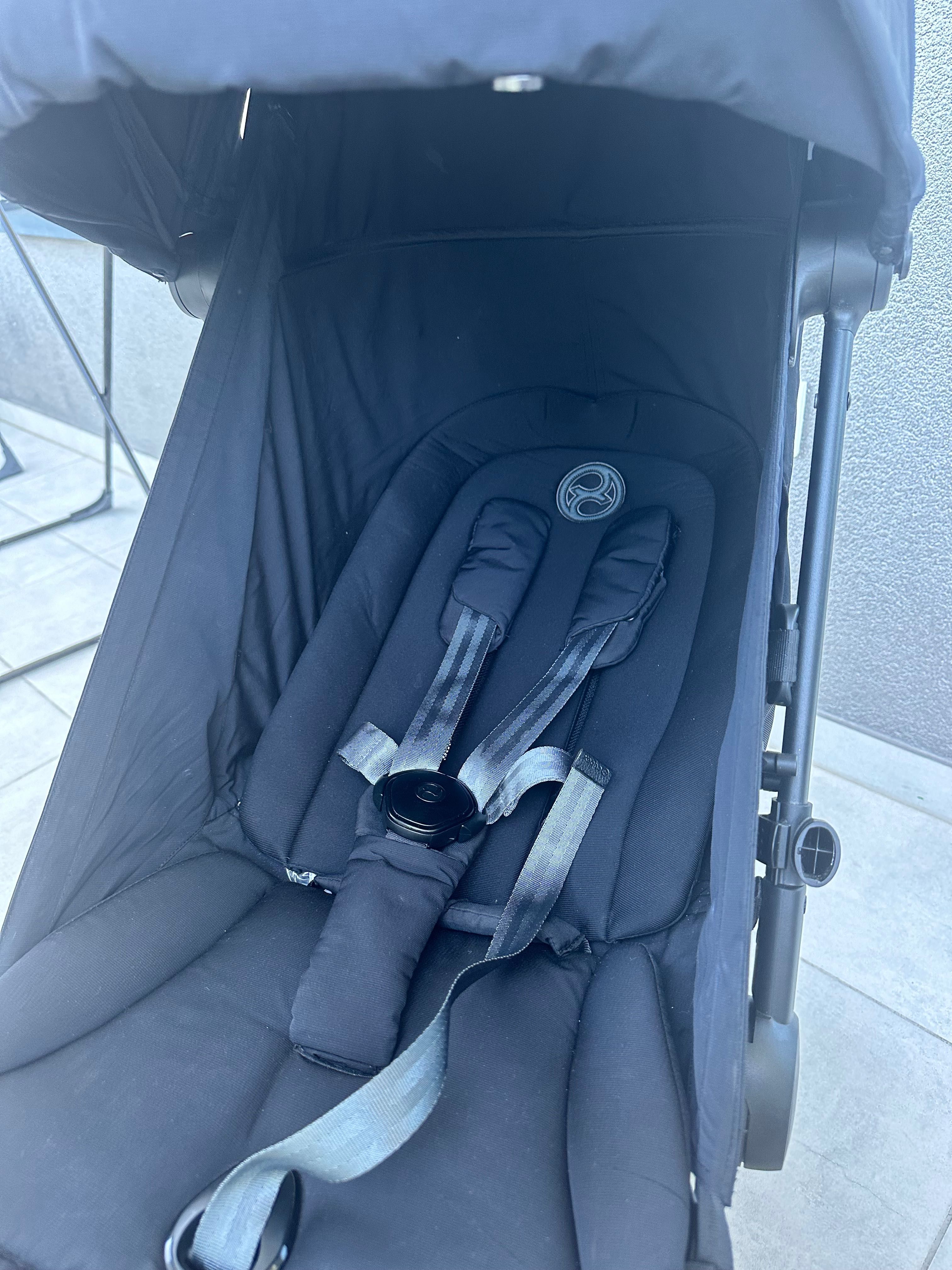 Cybex Coya z ramą Matt Black