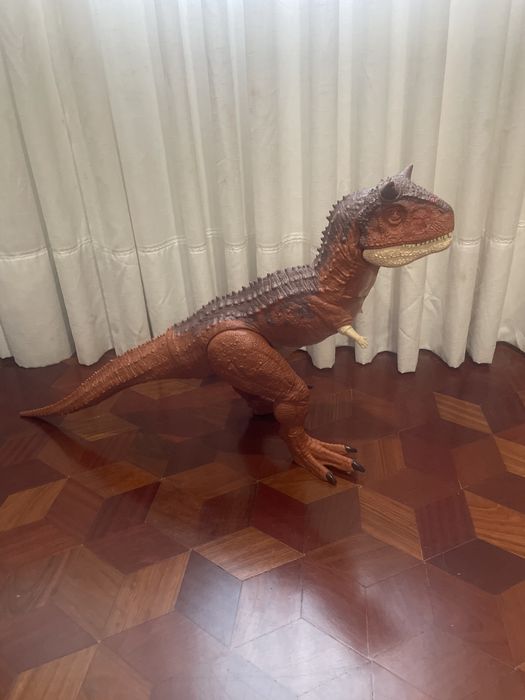 Jurassic World - Carnotaurus Super Colossal