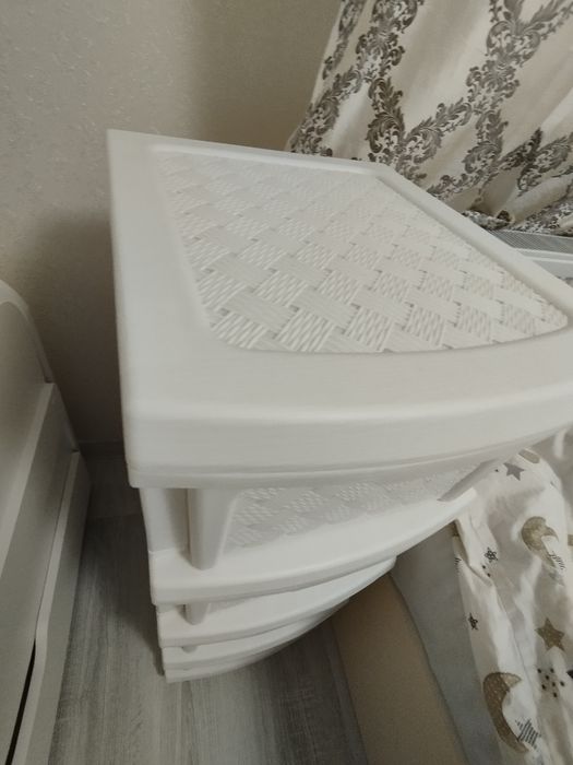 Комод пластиковий білий