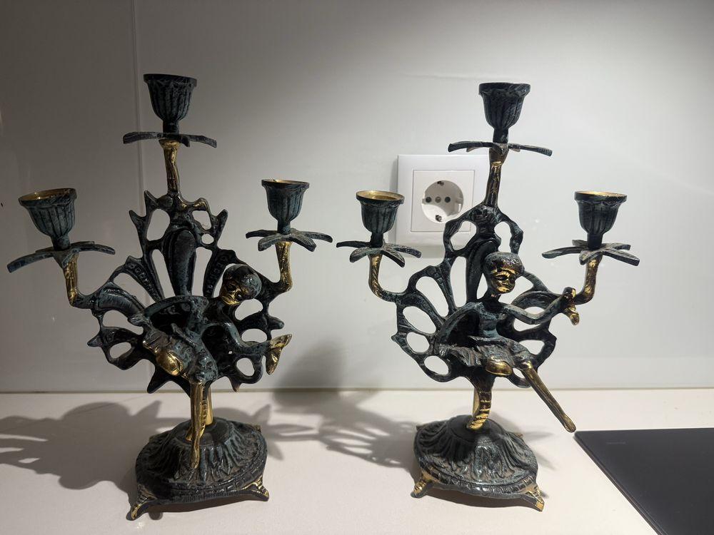 Par de Castiçais em Bronze Fundido – Estilo Art Déco / Fantasia
