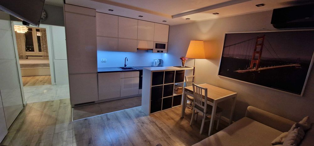 3-pok z klimatyzacją. Os.monitorowane, zamknięty parking. Bez prowizji