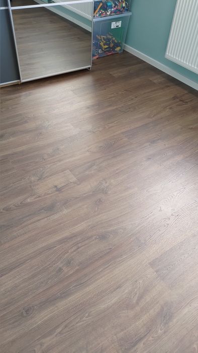 Panele podłogowe Quick-step ELIGNA EL3582 Dąb Newcastle brązowy