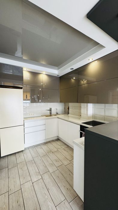 Сдам кухня-студия и 3 спальни Маршал Сити