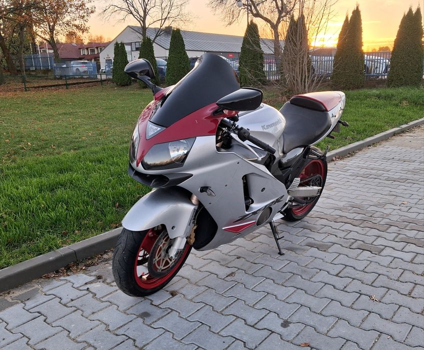 Kawasaki Ninja ZX-12R – 190 KM, V max 330km/h

Na sprze