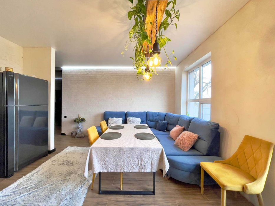 Продам стильный новый дом на  Роменской.