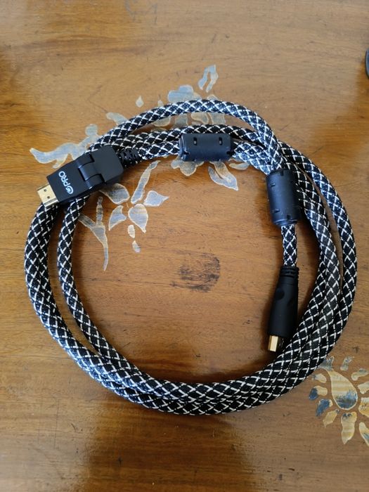 Cabo HDMI profissional com pouco uso.