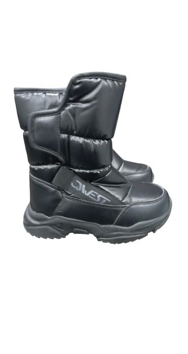 Зимове взуття на хлопчика, розпродаж