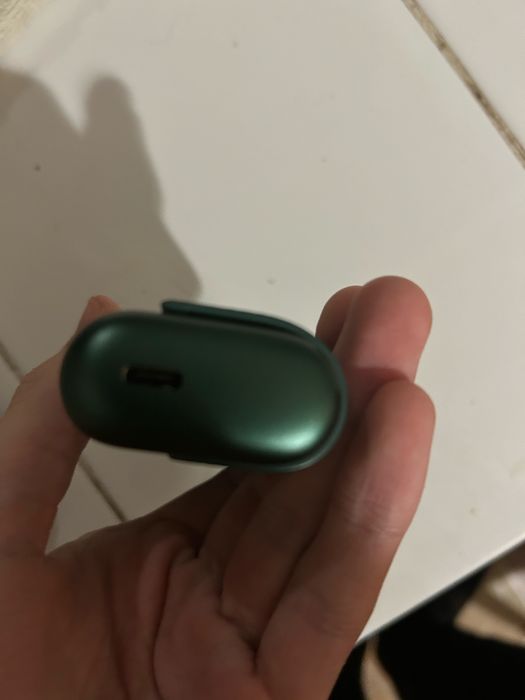 Зарядний пристрій зелений