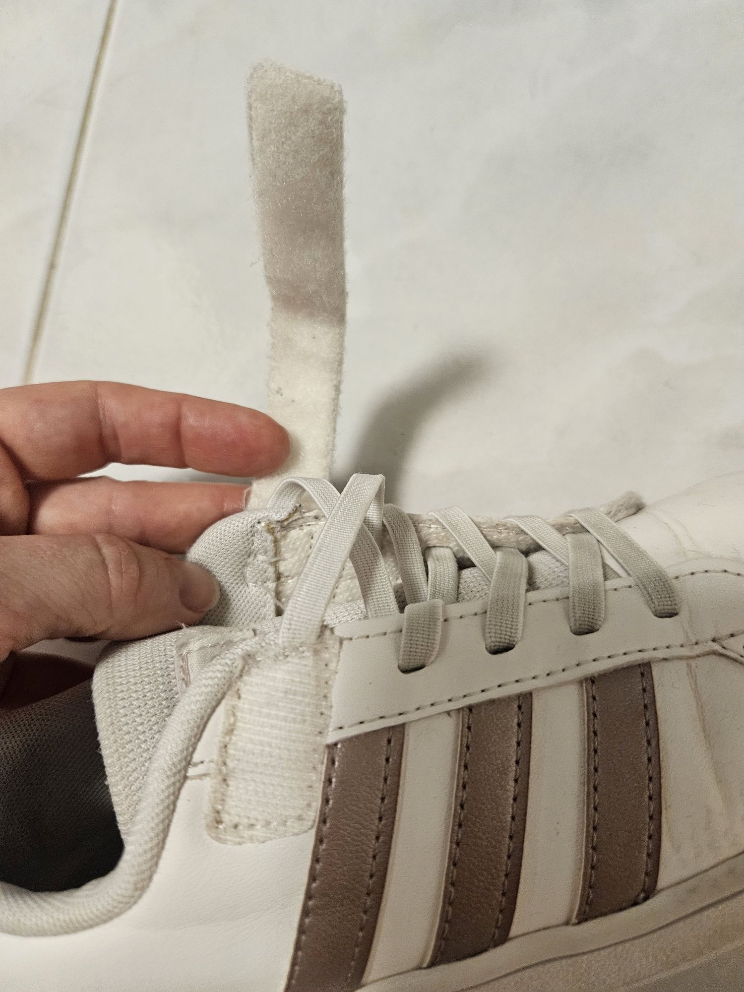 Tenis Adidas tam.33