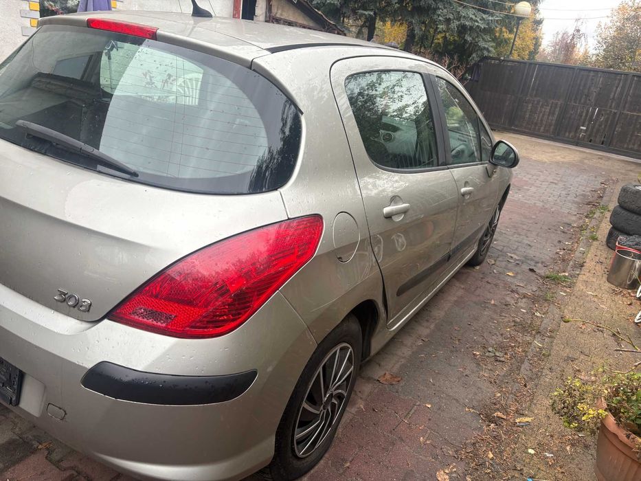 peugeot 308 1.4i 16v VVT 95 2008 rok sprowadzony