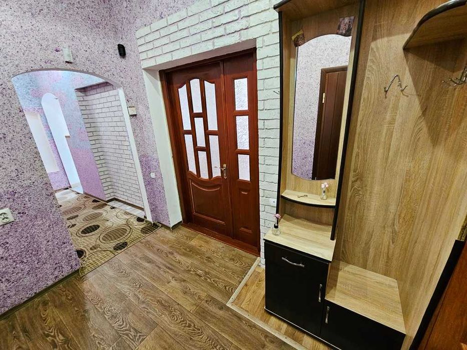 Житлова двокімнатна квартира з меблями та власним опаленням...