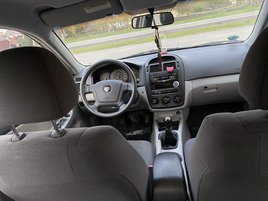 Kia Cerato 2006, 1.6 MT