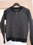 sweter z metalizowaną nitką
