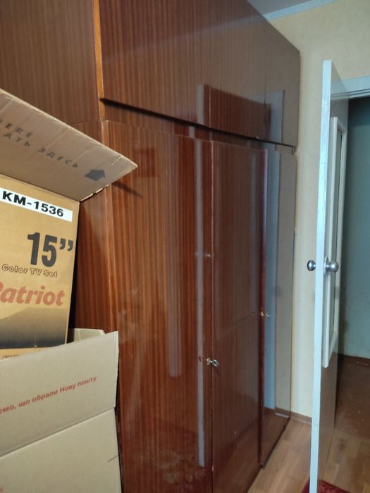 Бытовая спальная мебель.