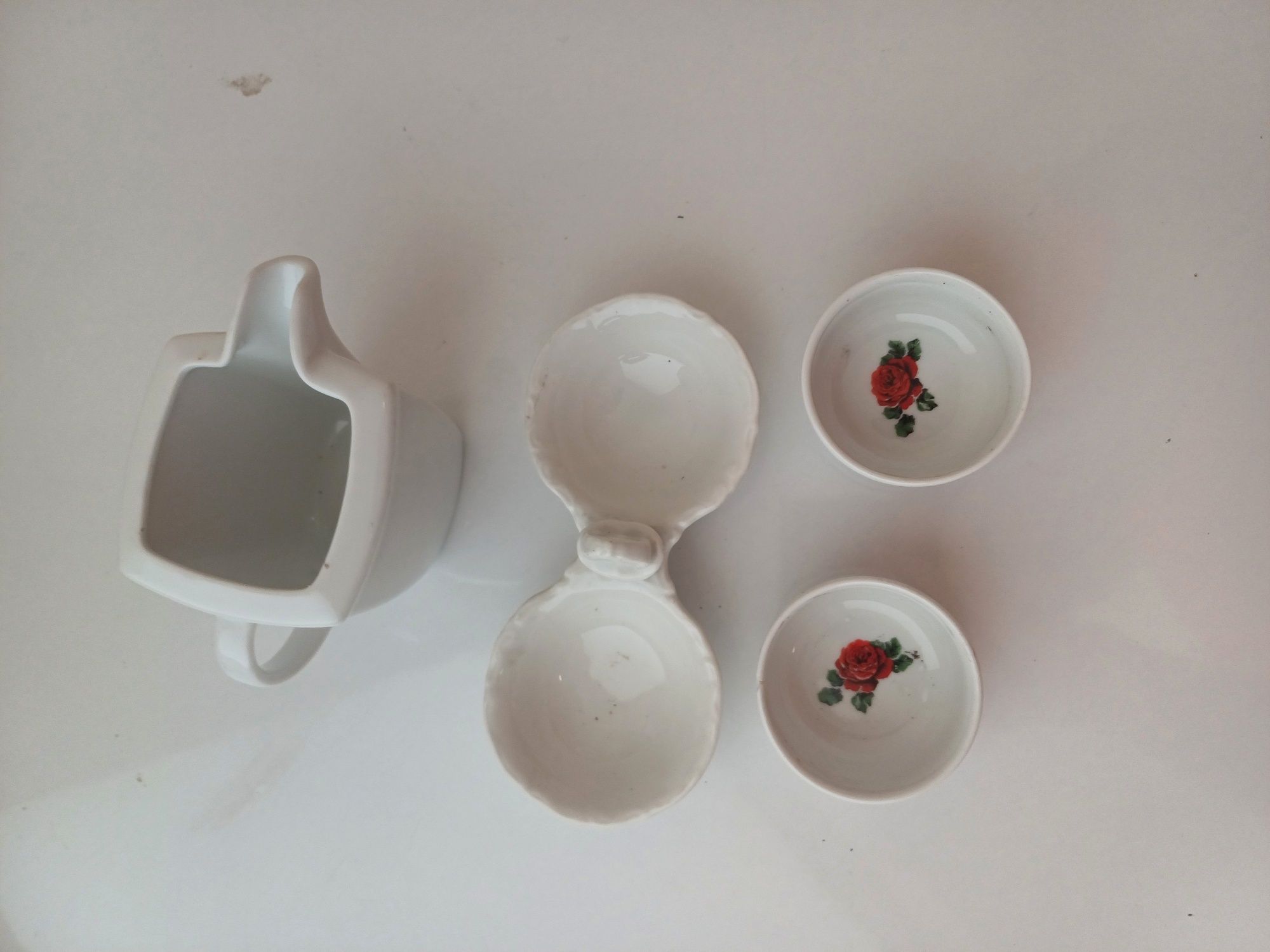 Naczynie pojemnik na przyprawy z porcelany + dzbanek na mleko Chodzież