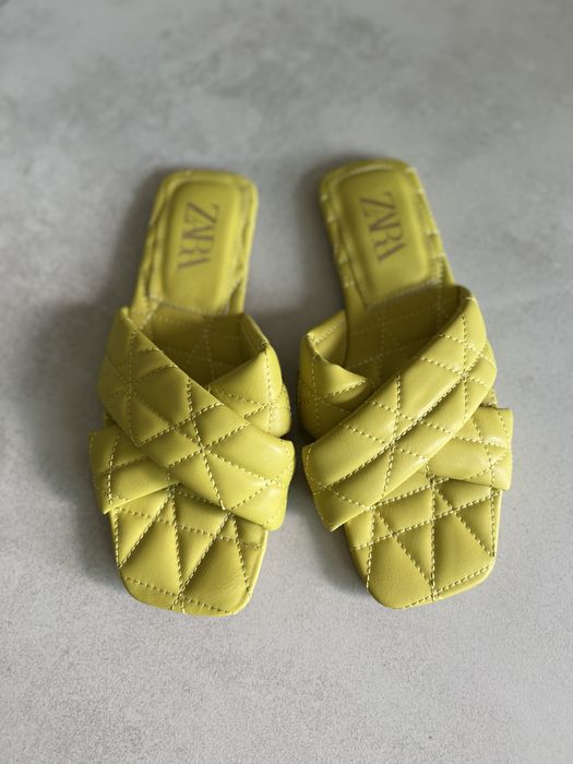 Klapki pikowane Zara