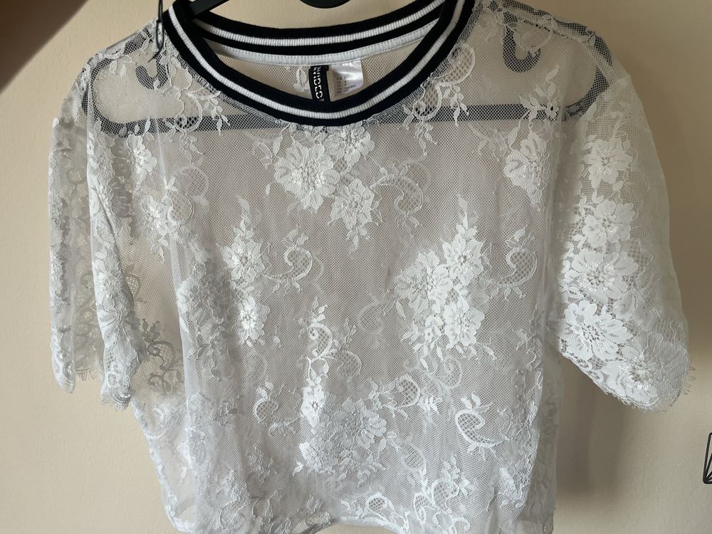 Koronkowy crop top