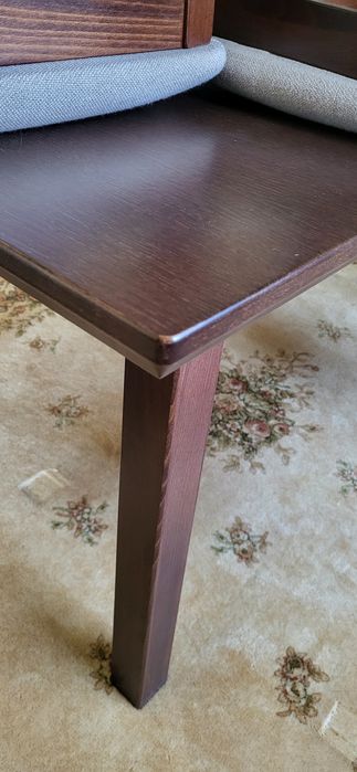 Stół rozkładany z krzesłami