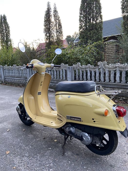 Скутер Honda giorno