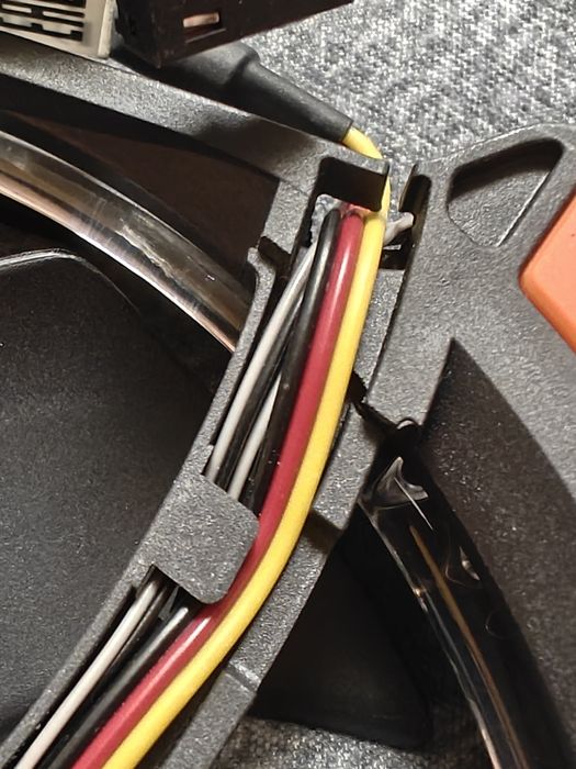 Thermaltake Riing 14 140mm Orange pomarańczowy