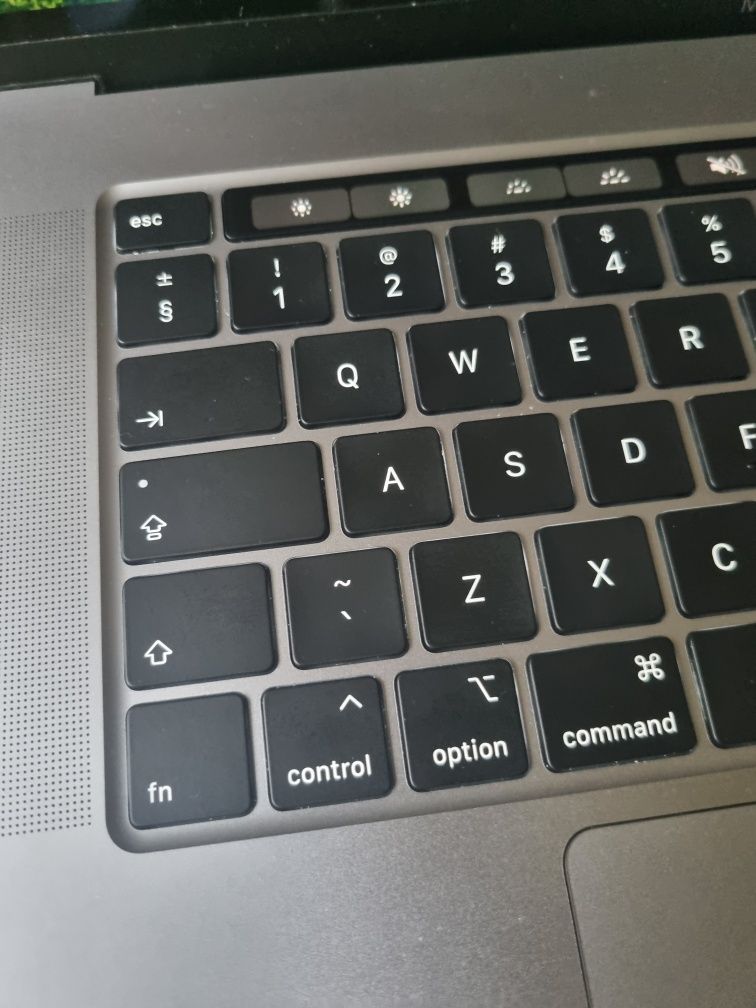 Macbook Pro 16 i9 32gb space gray