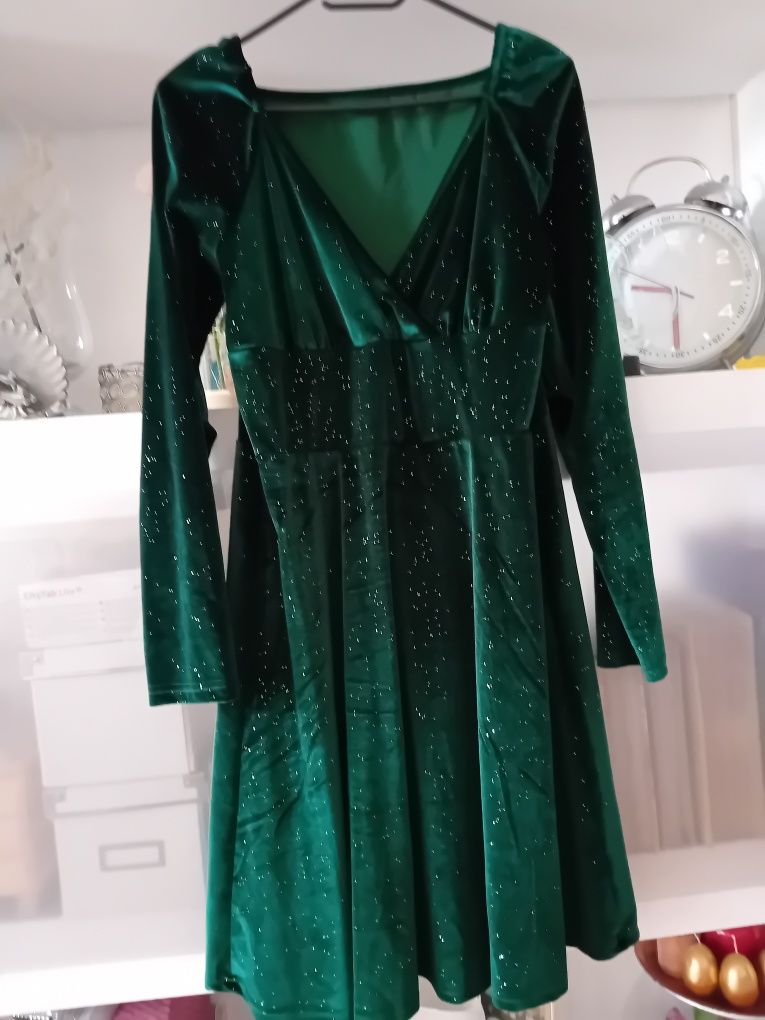 Nowa sliczna elegancka sukienka damska