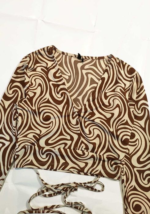 Wzorzysty croptop Sinsay XS 34 krótka bluzka crop top długi rękaw