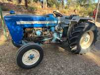 Trator Ford 3000.