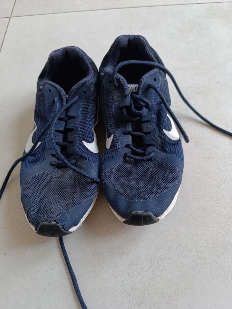 Nike na plac zabaw  boisko