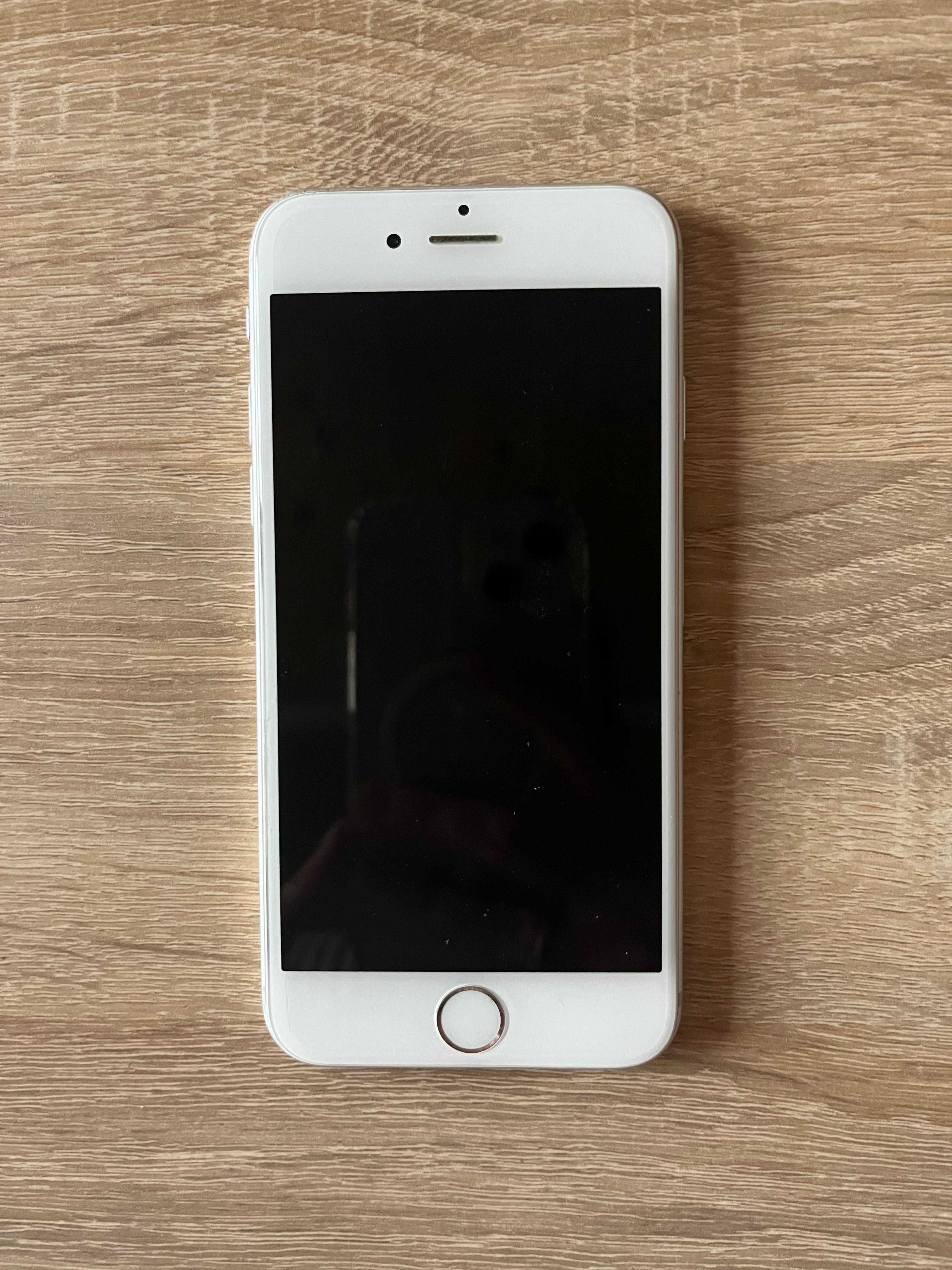 iPhone 6S. Srebrny plus pudełko
