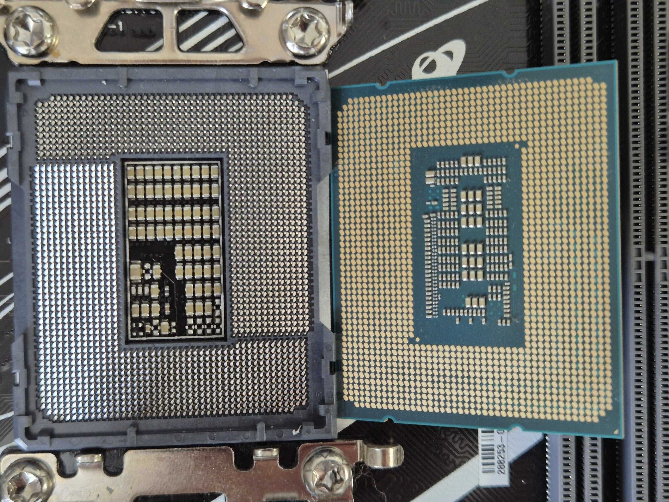 s1700 сет Intel Core i7-12700 12ядер 4.9GHz з відео + плата ASUS mATX.