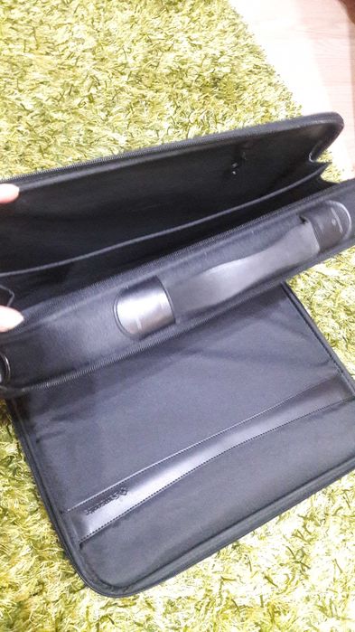 Czarna masywna torba na laptopa i dokumenty Samsonite 44x33x14