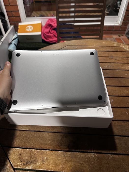 Macbook Air (2020) 16gb ram