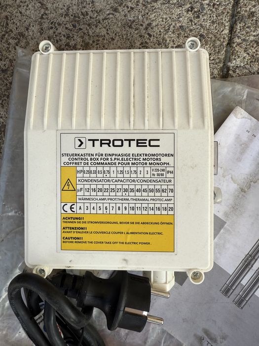 Насос для свердловин глубинный скважинный насос Trotec TDP 5500 E