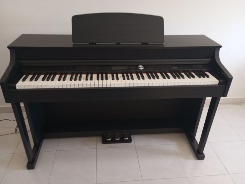 Vende-se Piano Digital Thomann DP-95