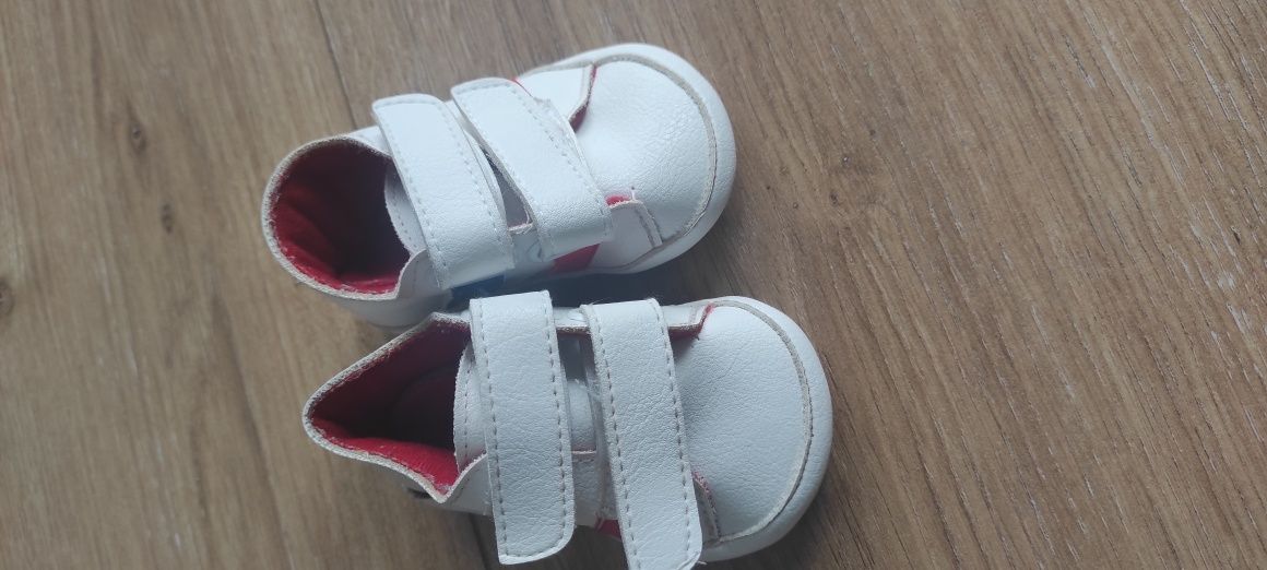 Niechodki / buciki dla niemowlaka