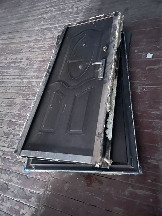 Двери входные металические