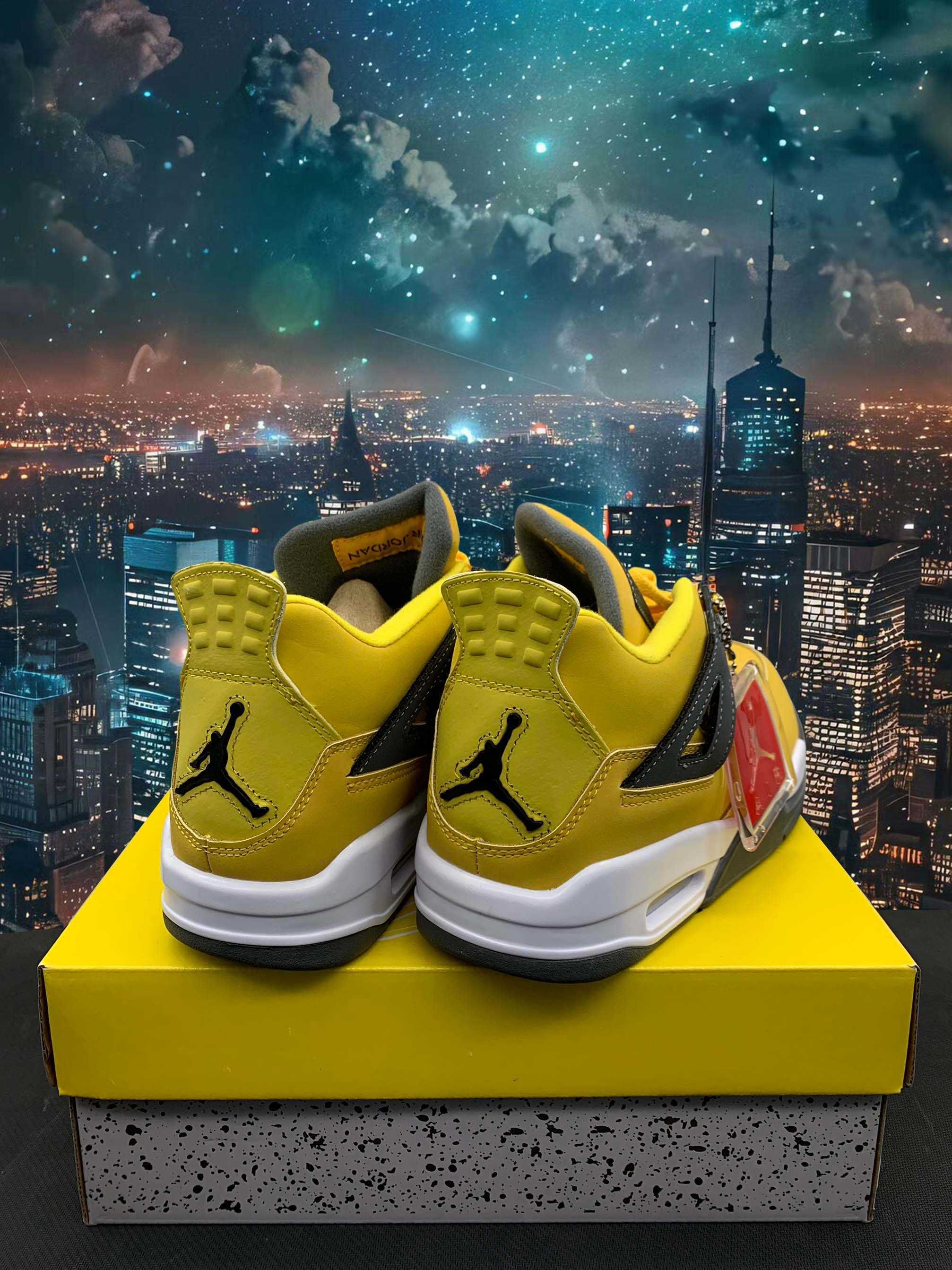 Jordan 4 Retro Lightning 38 EU / 5,5US / 23,5 CM