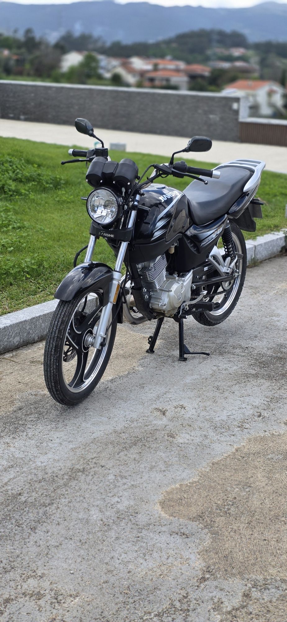 Mota 125cc jianshe impecável