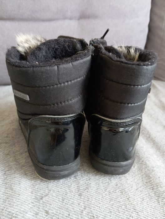 Wodoodporne buciki z futerkiem r. 26
