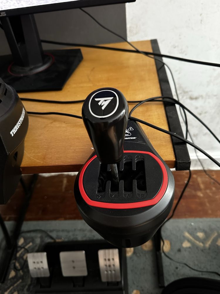 Simulador T300RS + TH8S