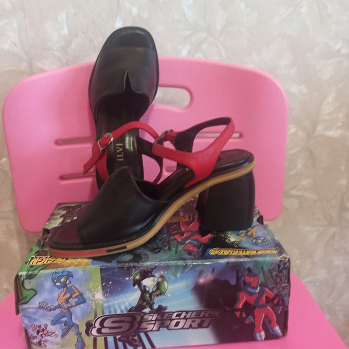 Босоніжки шкіряні. Босоножки кожа