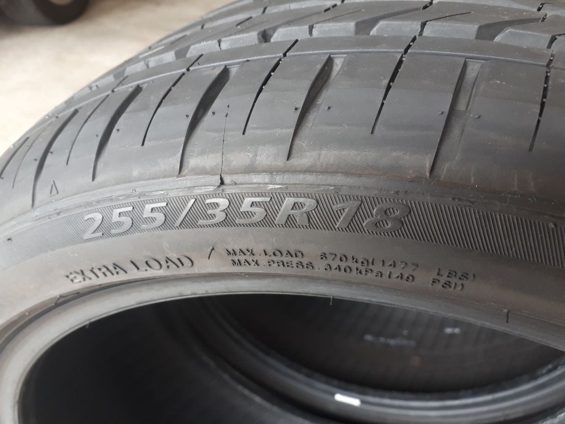 Dois pneus novos 255/35 r18 92W Davanti DX 640