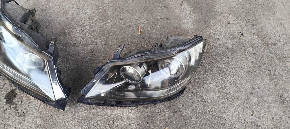 Lampy przednie Xenon Honda legend IV kb1