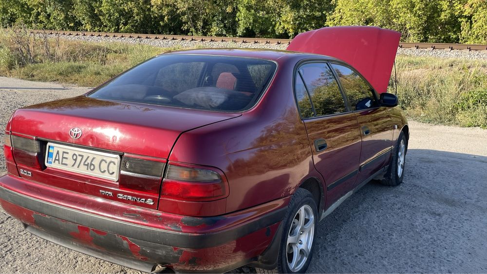 Tiyota Carina E