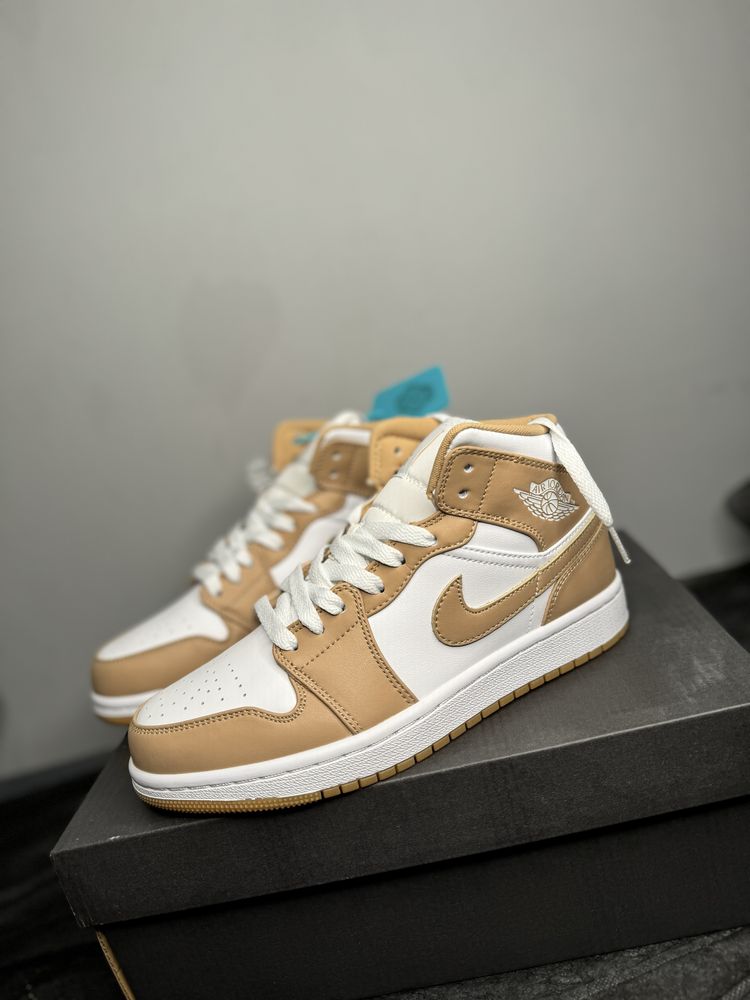 Женские кроссовки Air Jordan 1 Mid Tan Brick Gum