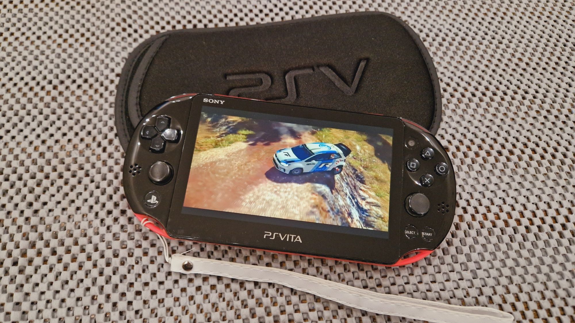 Ps Vita Slim 64гиг +50 игр+ чехол!