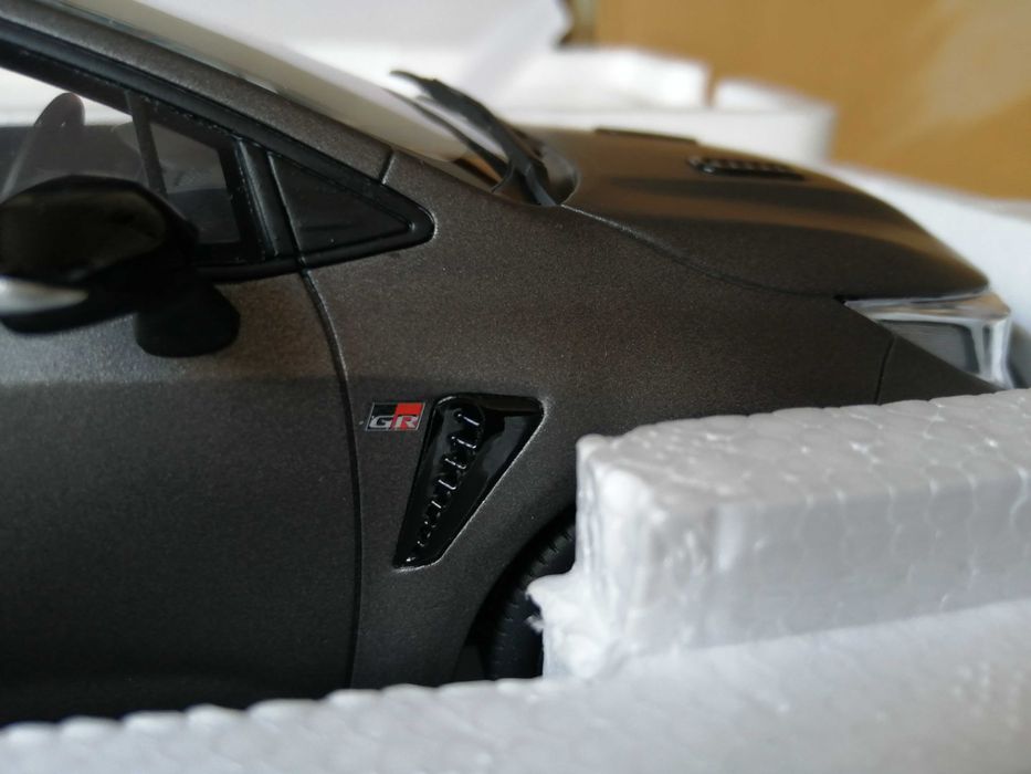 Otto mobile Toyota Corolla GR 1/18 Novo