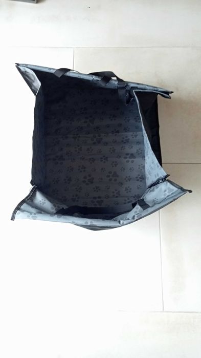 Transporter/mata dla zwierząt rozkładany 122cm x 124cm